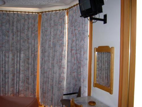 Residencial Roxi Gasthof 2*